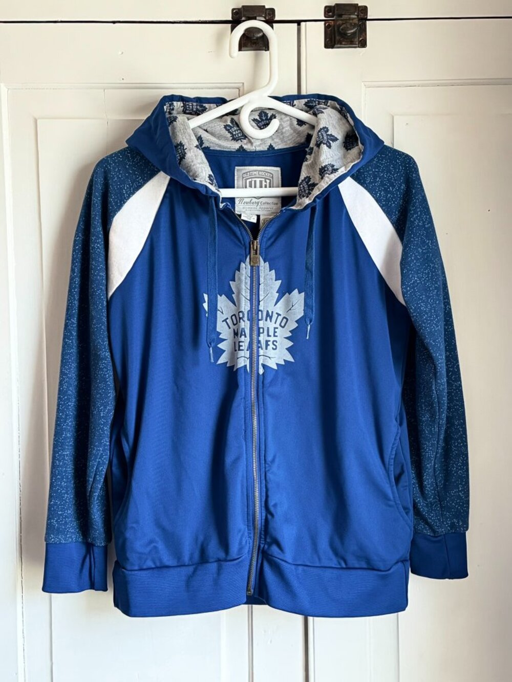Official NHL Toronto Maple Leafs Women’s Hoodie Size Small